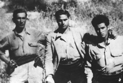 Salvatore Giuliano, al centro, e Gaspare Pisciotta sulla destra
